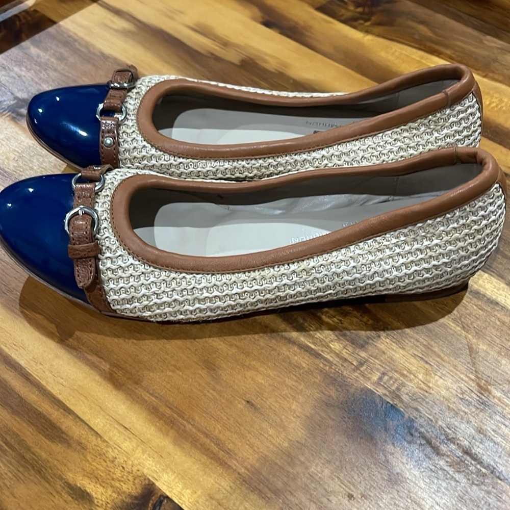 AGL Cap Toe Ballet Flats Blue and Tan Flats with leather strap and buckle - Picture 3 of 7